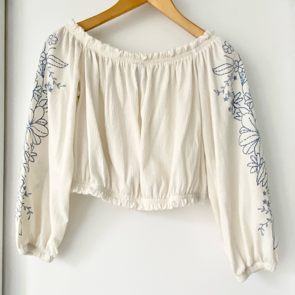 Divided Cropped Embroidery Print Top 3/4 Sleeves, Size M - Picture 3 of 11